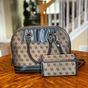Dooney & Bourke Purse